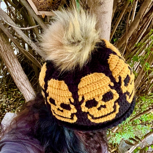 💀Skull pattern beanie💀 - Picture 4 of 8
